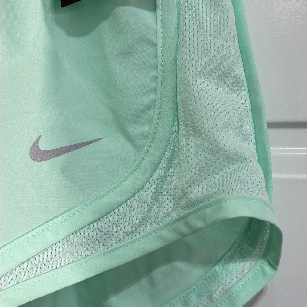 Nike Dri-FIT Running mid rise,3” length,panty lined,drawstring,elastic,mesh side - Picture 3 of 6